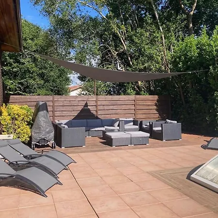 Gavial - Grande Maison Avec Piscine Villa