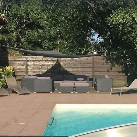 Gavial - Grande Maison Avec Piscine * Leon